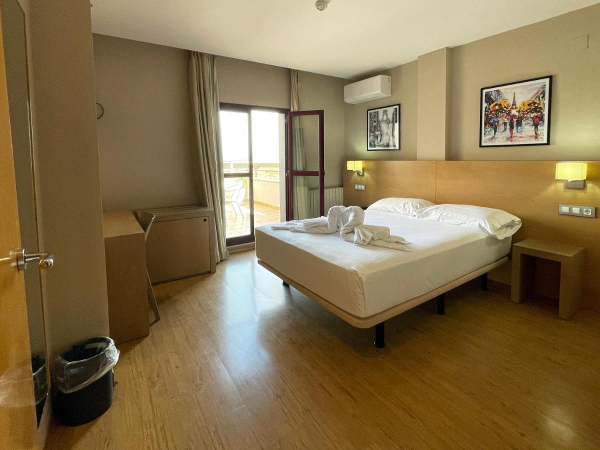 Hotel Nuevo Zenit Calahorra Extérieur photo