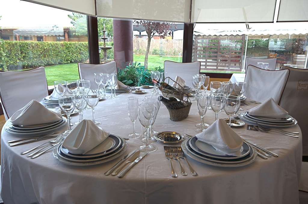 Hotel Nuevo Zenit Calahorra Restaurant photo